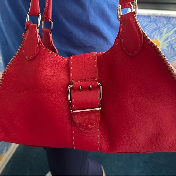 Red Fendi leather shoulder bag with tan stitching - Picture 7 of 13